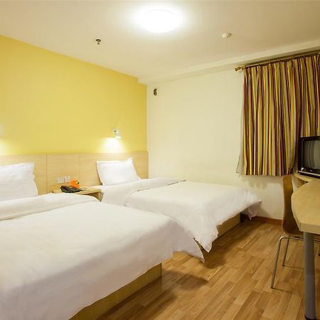 7Days Inn Qingdao Wusi Square Middle Xianggang Road Exterior foto